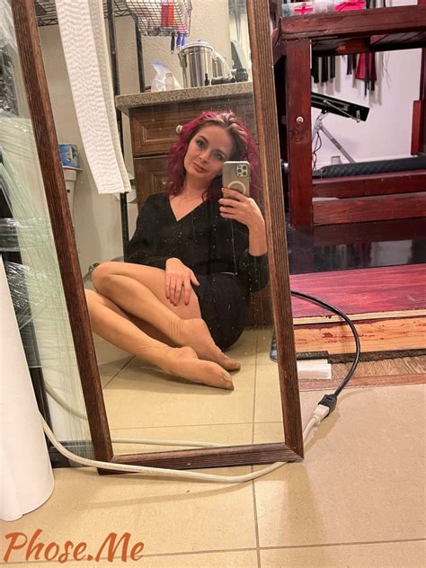 Horny Milf Ashley Taking Pics In Tan Pantyhose Pics Xhamster