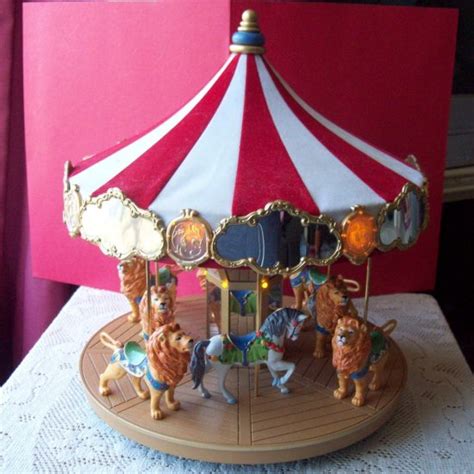 Hallmark Carousel Ride 2004 Music Lights Display w Six Majestic Lions ...