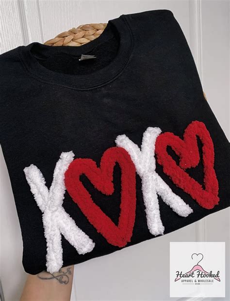 Xoxo Chenille Yarn Embroidered Valentines Day Sweatshirt Valentines