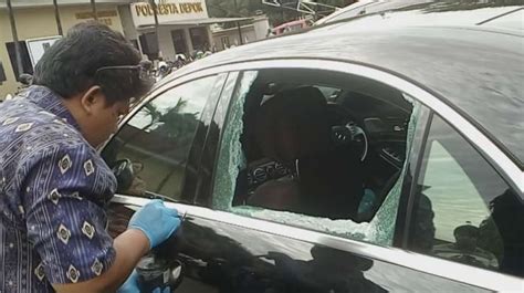 Maling Pecah Kaca Mobil Beraksi Di Sunter Barang Berharga Raib