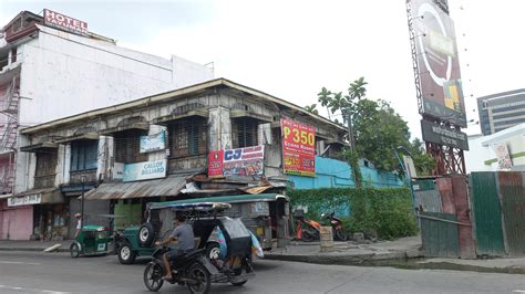 An old house along Tayuman, Philippines : r/UrbanHell