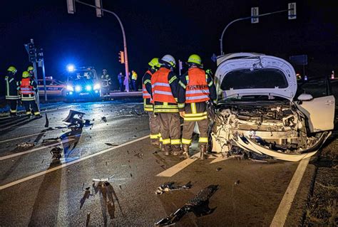 Schwerer Unfall auf Bundesstraße im Vogtland Drei Schwerverletzte