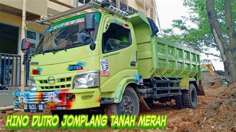 Skill Dump Truk Hino Dutro Jomplang Muatan Tanah Timbunan Super Full