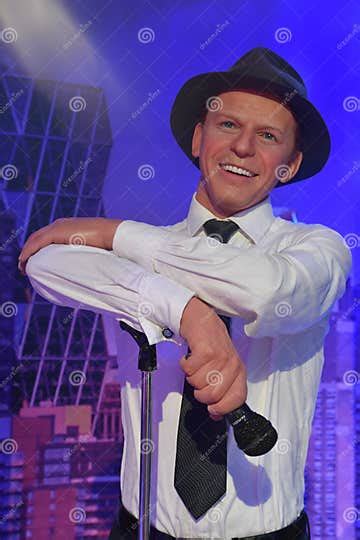 Frank Sinatra Statue at Madame Tussauds New York in New York City Editorial Stock Image - Image ...