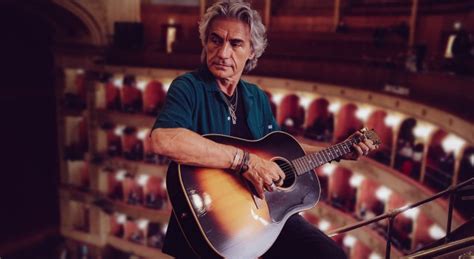 Ligabue In Concerto In Teatro Dedicato A Noi Mentelocale Web Magazine