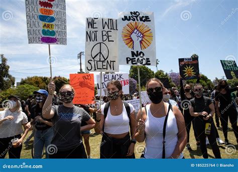 Protestas Contra La Violencia Policial Por La Muerte De George Floyed