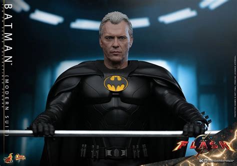 Michael Keaton S Batman Gets A Hot Toys Figure