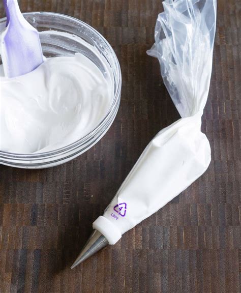 How To Fill A Piping Bag Frosting Bag Piping Bag Hacks Diy Piping Bag