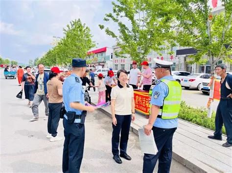 【警力融合】“一老一小”同守护，交通安全宣传不止步丨夏季行动澎湃号·政务澎湃新闻 The Paper