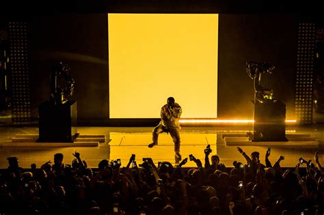 A Ap Ferg Madman Tour Stage Design And Robotic Programming