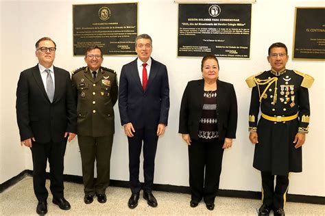 Rutilio Escand N Devela Letras Doradas A O Del Bicentenario Del