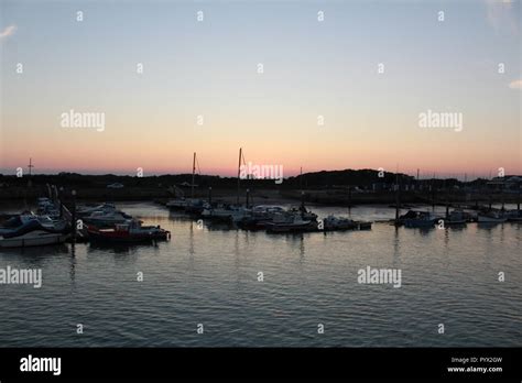 Littlehampton harbour at sunset Stock Photo - Alamy