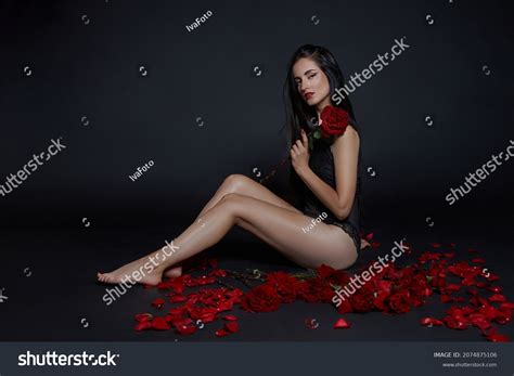 Sexy Brunette Bouquet Red Roses On Stock Photo Shutterstock