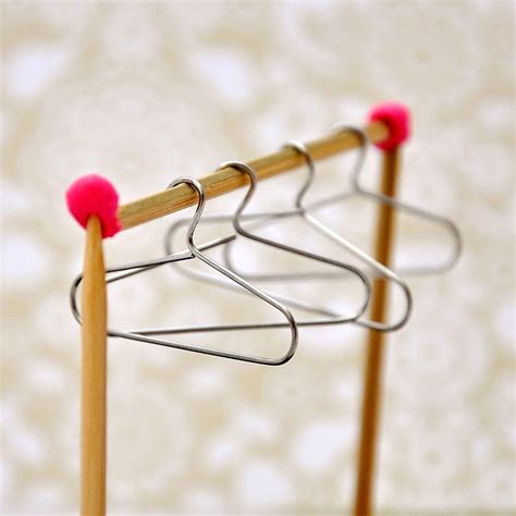 DIY: From Paper Clips to Mini Hangers | Agus Yornet Blog