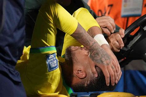 Neymar Infortunio Agghiacciante Col Brasile Rottura Del Crociato E