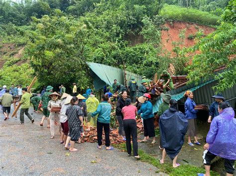 Nghệ An Di dời khẩn cấp hàng chục hộ dân vì sạt lở