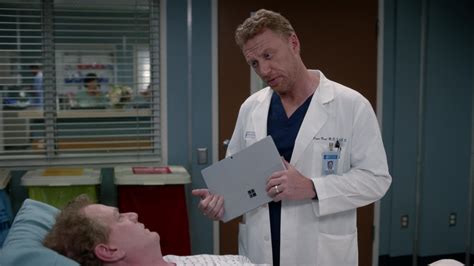 Microsoft Surface Tablets In Grey S Anatomy S E Wasn T Expecting