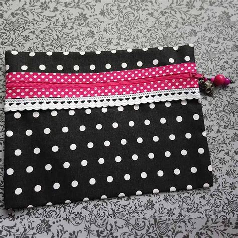 Pochette zippée 20x15cm Tissu coton noir blanc fushia