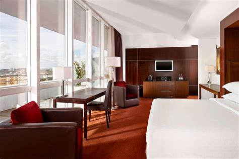 Hotel Rooms & Amenities | Sheraton Porto Hotel & Spa