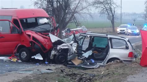 Miertelny Wypadek Pod Warszaw Nie Yje Kierowca Jednego Z Aut Tvn