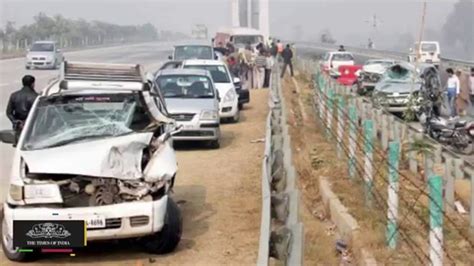 Delhi Agra Expressway Accident 18 Car Pile Up15 Injured Youtube