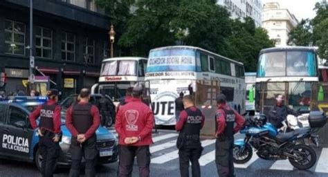 Protesta De Micros De Larga Distancia En El Centro Porteño Caos De