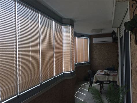 Жалюзи на балконные окна - 42 фото