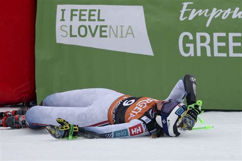 Petra Vlhov Po Prvom Kole Viedla Ale Obrovsk Slalom V Kranjskej Gore