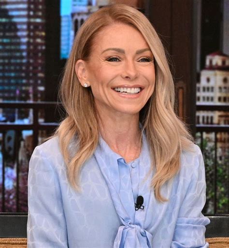 Kelly Ripa Shares Makeup Free Selfie On Ig Purewow