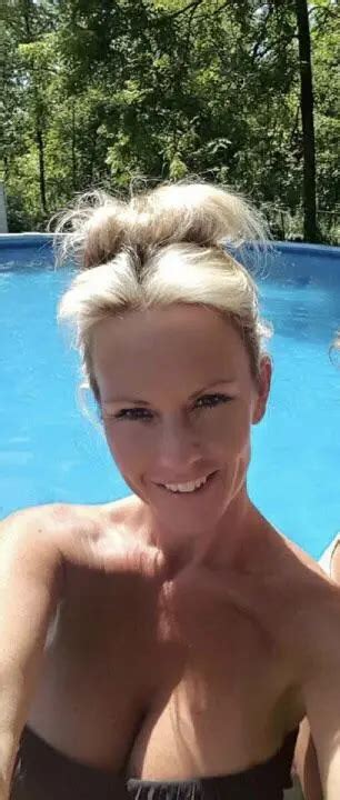 Who Wants To Cum On My Mom Pretty Face And Big Tits While I Eat Ur Asshole Scrolller