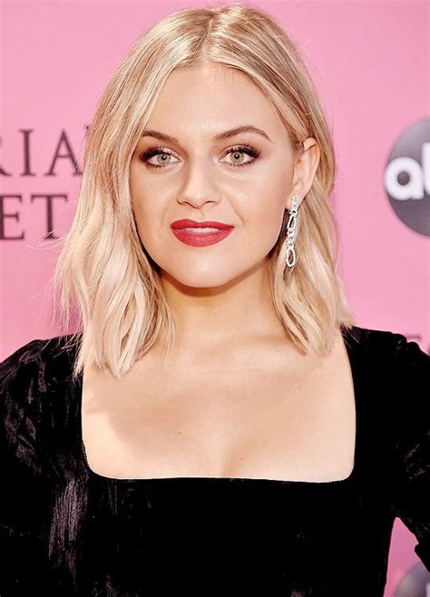 Kelsea Ballerini Source Kelsea Ballerini Hair Inspiration Hair Envy