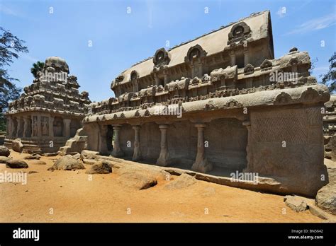 Tamil Nadu India Mamallapuram El Panch Rathas Monol Ticos Un Conjunto