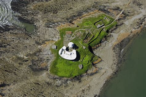 Mumbles Lighthouse in Mumbles, WA, United Kingdom - lighthouse Reviews ...