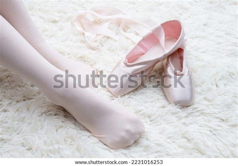 Pointe Shoes Girls Feet Stock Photo 2231016253 | Shutterstock