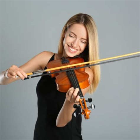 Hire Female Pop Violinist in Dubai and Abu Dhabi for Your Event!