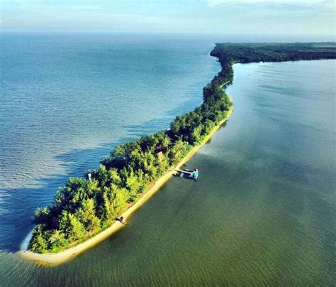 13 Pantai Di Kalimantan Terpopuler Yang Bagus Dan Murah