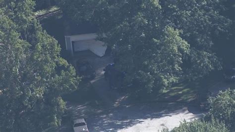 Man Barricades Himself Inside Dekalb Home Prompts Swat Standoff [video]