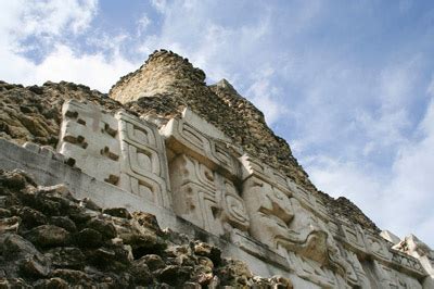 Xunantunich Travel Attractions, Facts & History