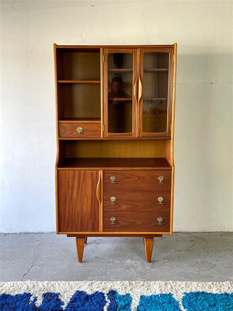 Mid Century Modern Small Stanley China Hutch At 1stdibs Stanley Hutch