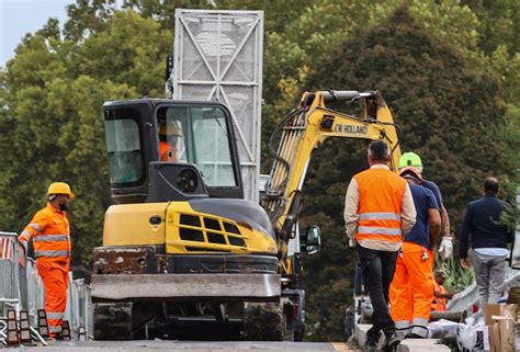 Strada Pericolosa Via Ai Lavori Di Consolidamento