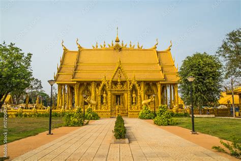 Gold Color Church Of Wat Pak Nam Jolo Bang Khla Chachoengsao Stock