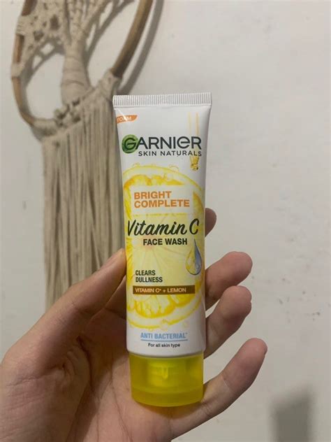 Garnier Light Complete Face Wash 50ml Kesehatan Kecantikan Kulit