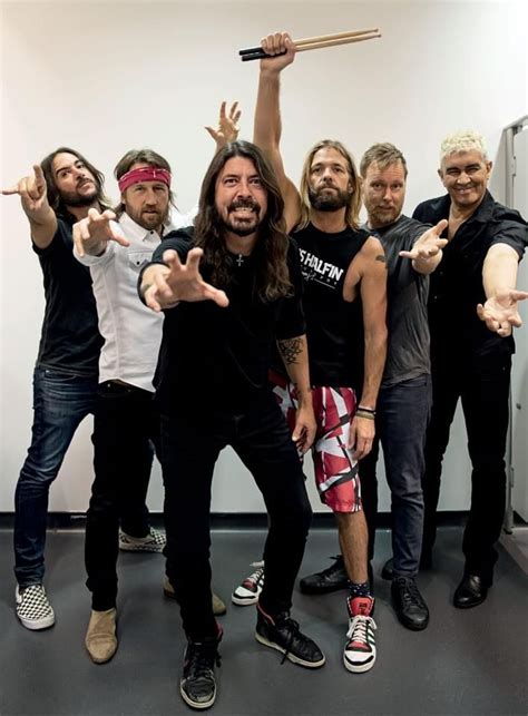 Pin By Allison Maxwell On Foo Fighters Foo Fighters Dave Grohl Foo