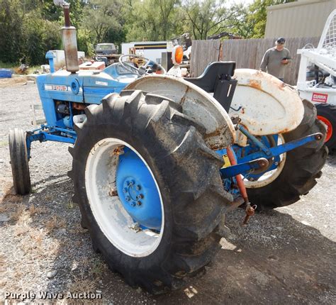 1971 Ford 2000 Tractor In Tonganoxie Ks Item Jx9113 Sold Purple Wave