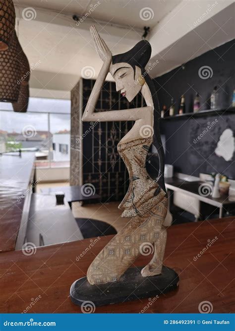 Small Statue in the Form of a Woman Praying Stock Image - Image of ...