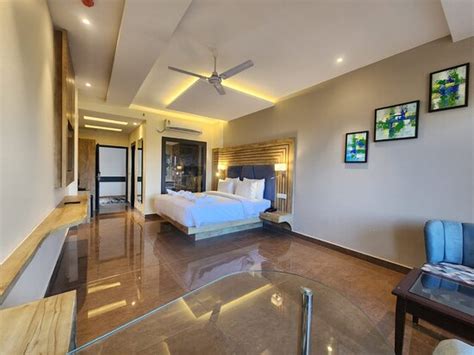 Portola Hotel By Parkside Au72 2024 Prices And Reviews Dharamsala