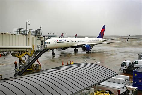 How To Use The Delta Air Lines Skymiles Status Match