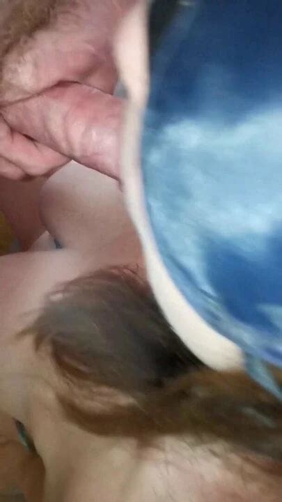 Vollbusige MILF würgt an meinem Schwanz xHamster