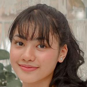 7 Hot Sexy Amylia Aidura Bikini Pics