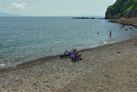 Black and wild: beaches of Procida | Italy-SlowTravel.com